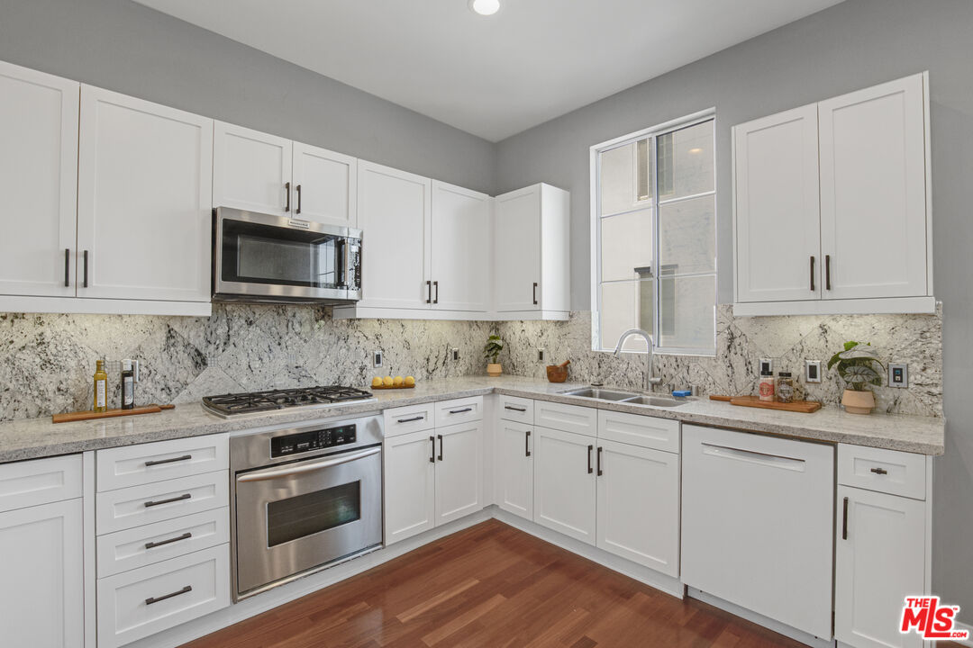 5300 Playa Vista Dr Unit: 6