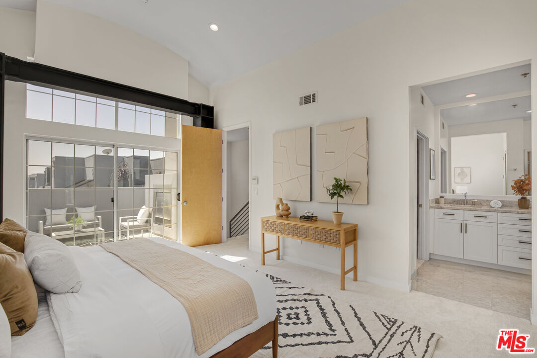 5300 Playa Vista Dr Unit: 6