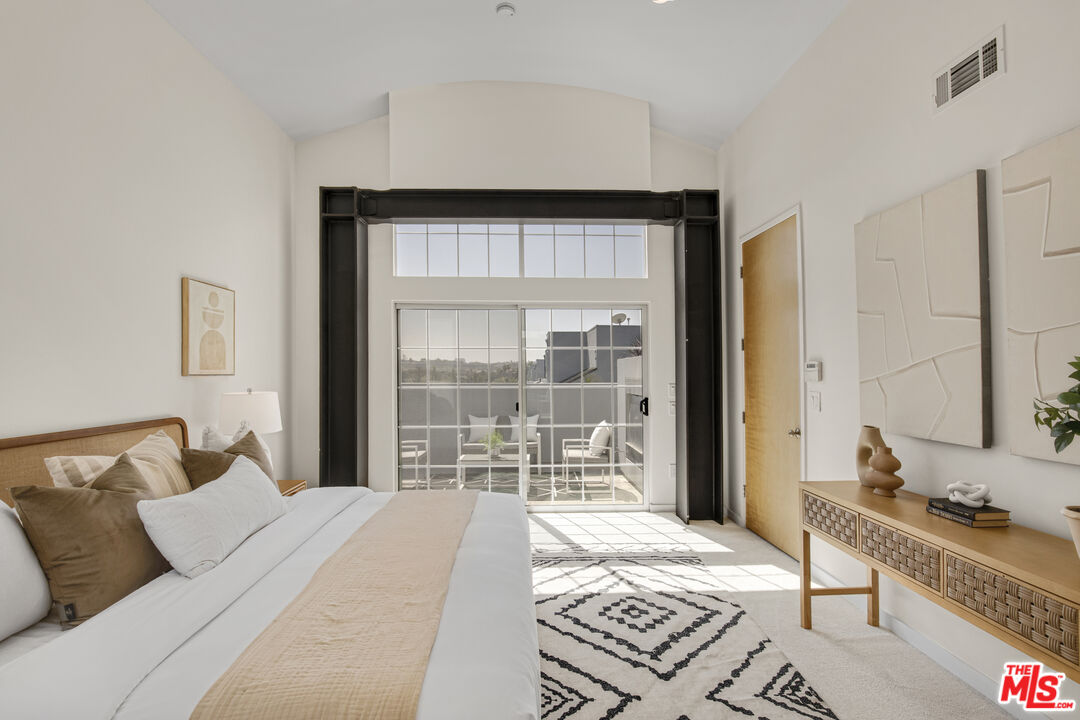5300 Playa Vista Dr Unit: 6