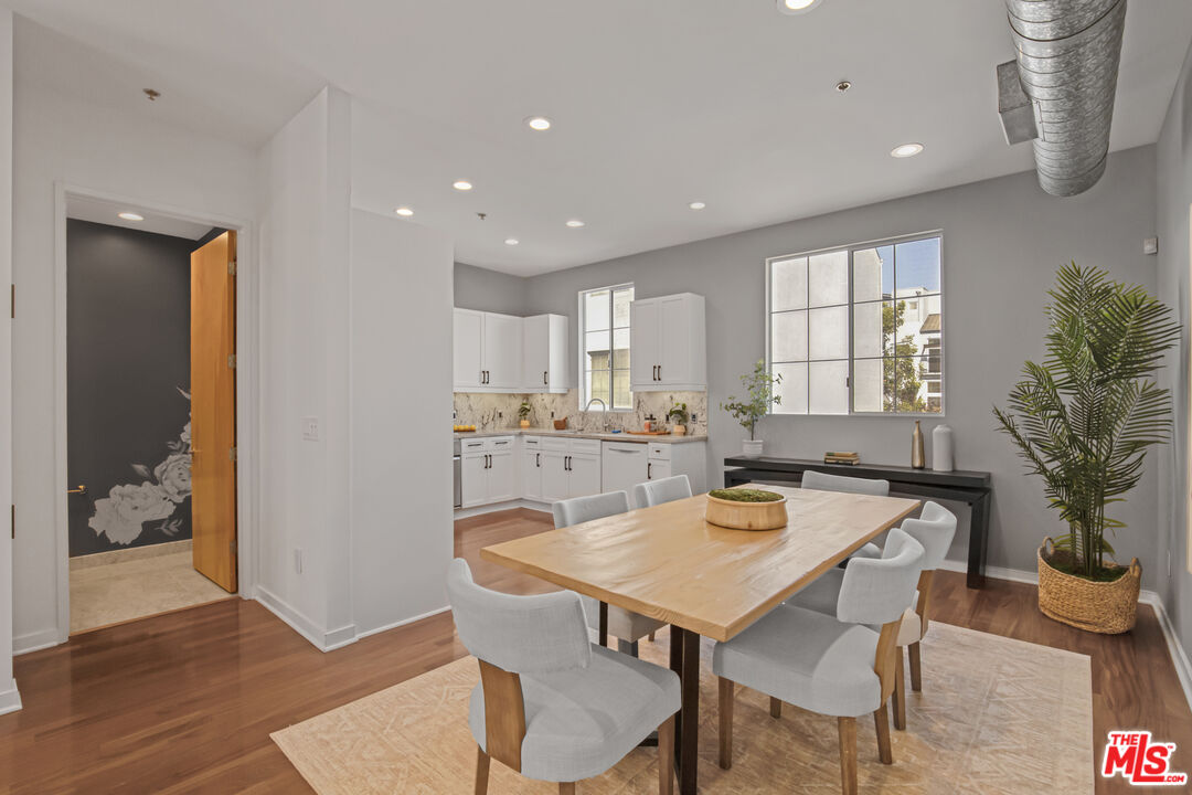5300 Playa Vista Dr Unit: 6