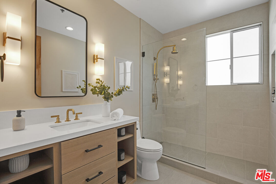 5300 Playa Vista Dr Unit: 6
