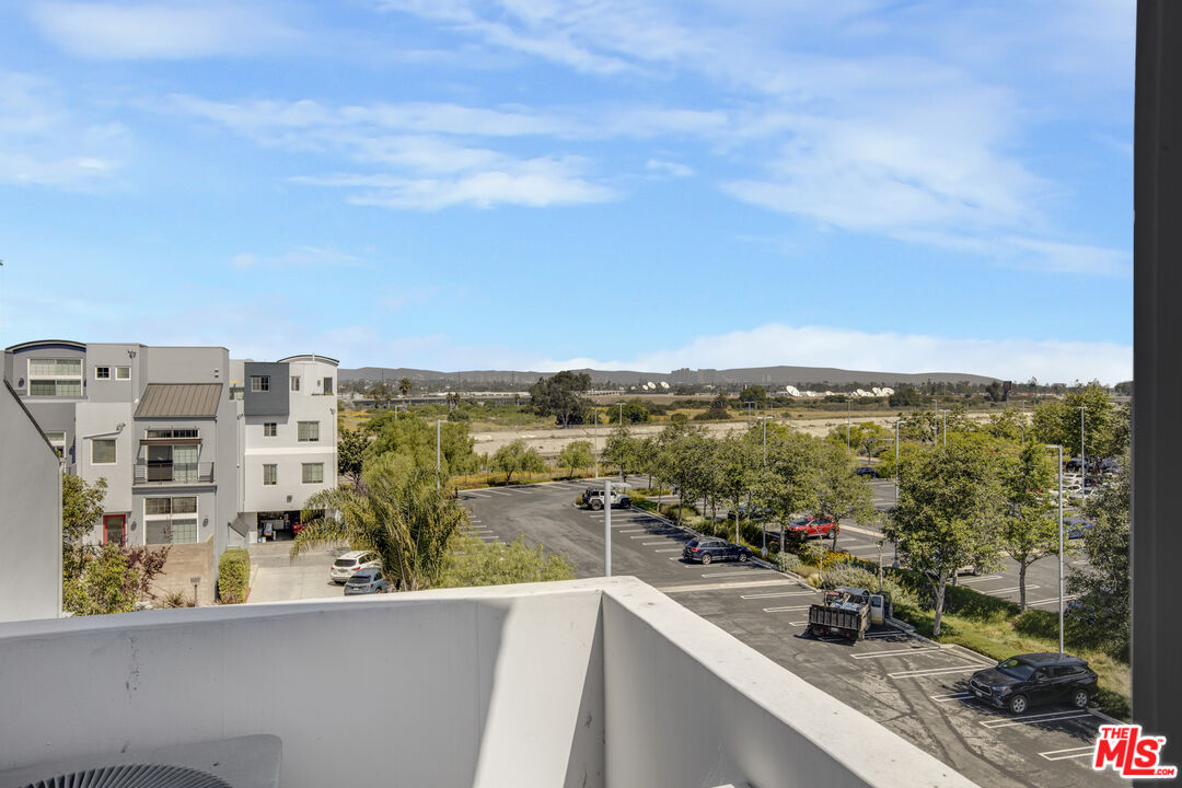 5300 Playa Vista Dr Unit: 6