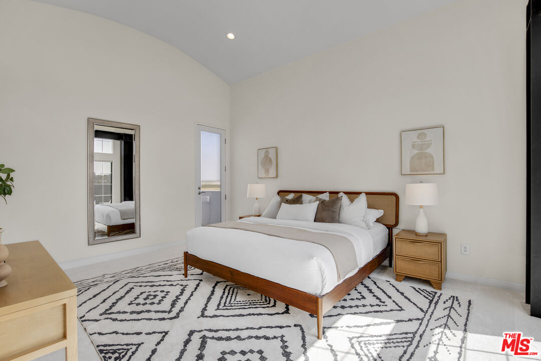 5300 Playa Vista Dr Unit: 6