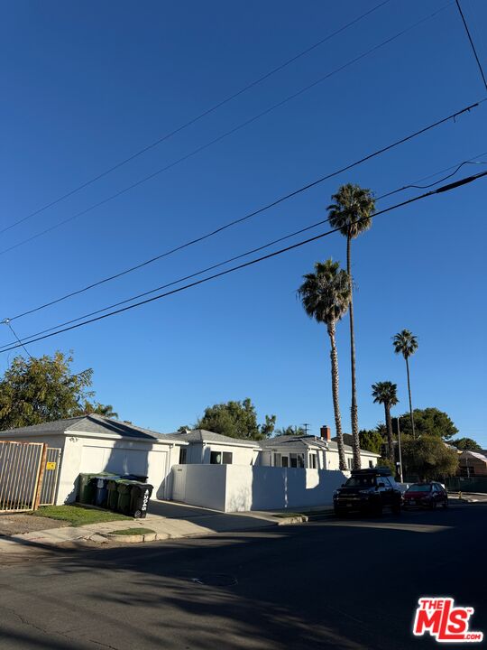 2045 Glencoe Ave