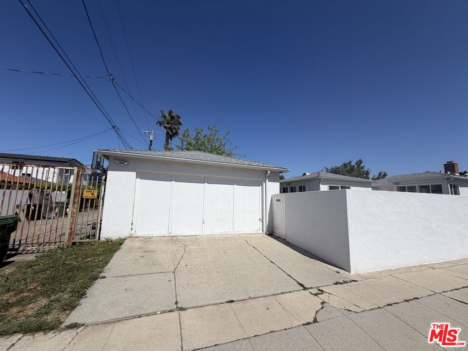 2045 Glencoe Ave