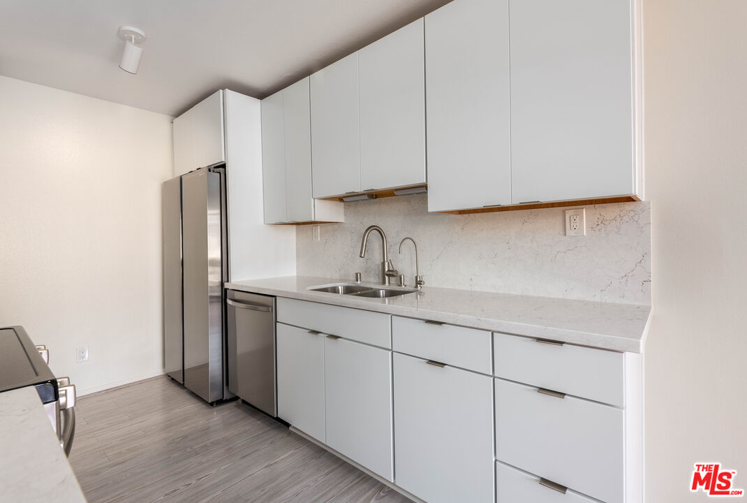 6050 Canterbury Dr Unit: E214