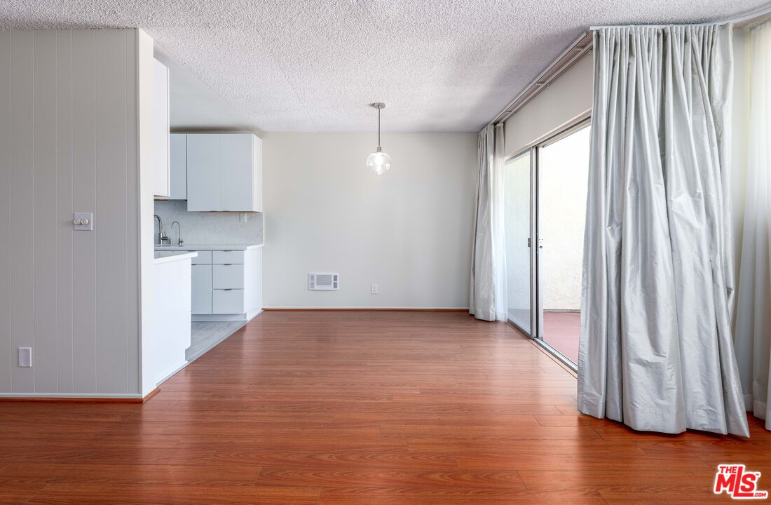 6050 Canterbury Dr Unit: E214