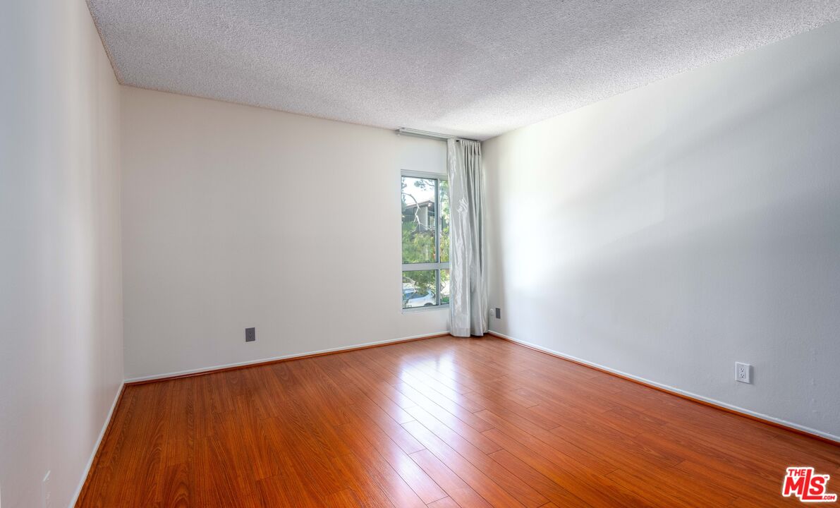 6050 Canterbury Dr Unit: E214