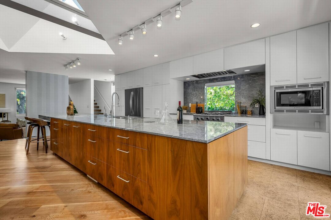 2800 Grayson Ave