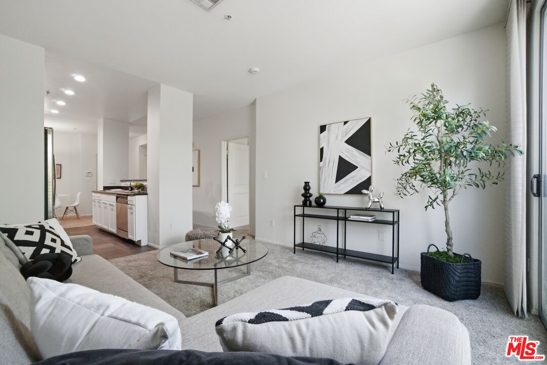 6400 Crescent Park Unit: 301
