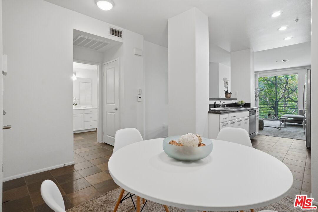 6400 Crescent Park Unit: 301