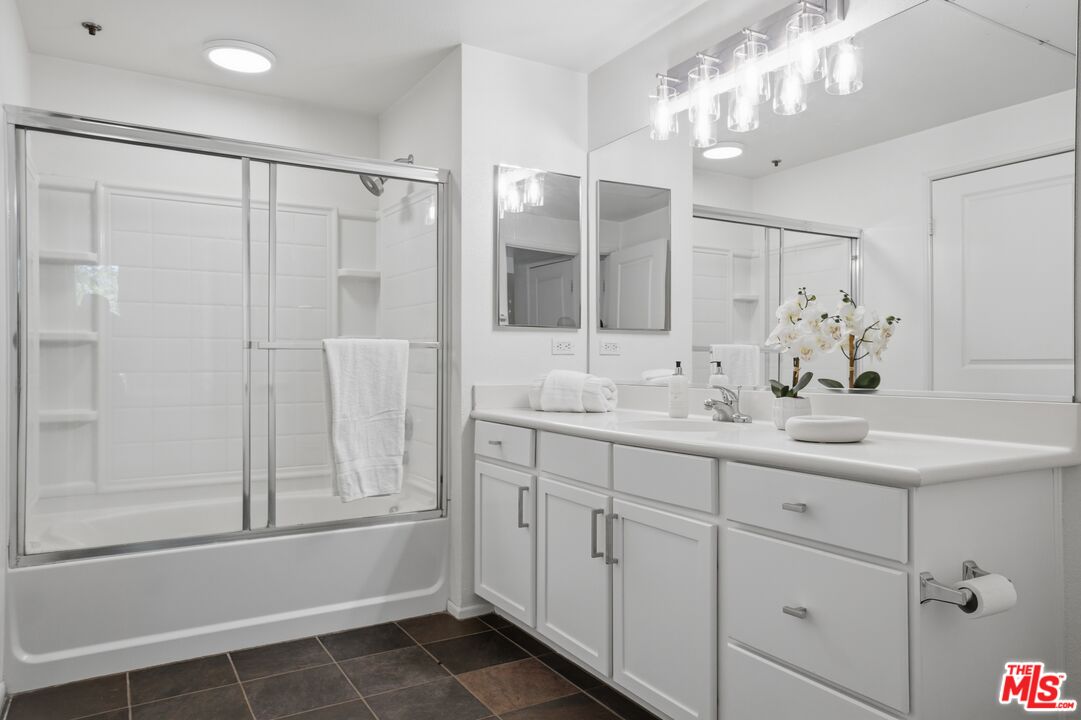 6400 Crescent Park Unit: 301
