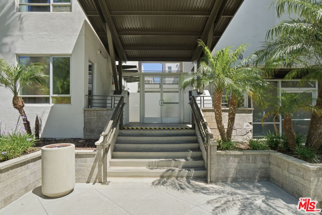 6400 Crescent Park Unit: 301