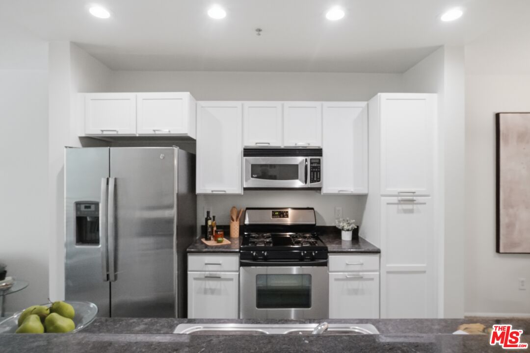 6400 Crescent Park Unit: 301