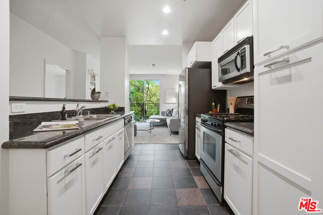 6400 Crescent Park Unit: 301