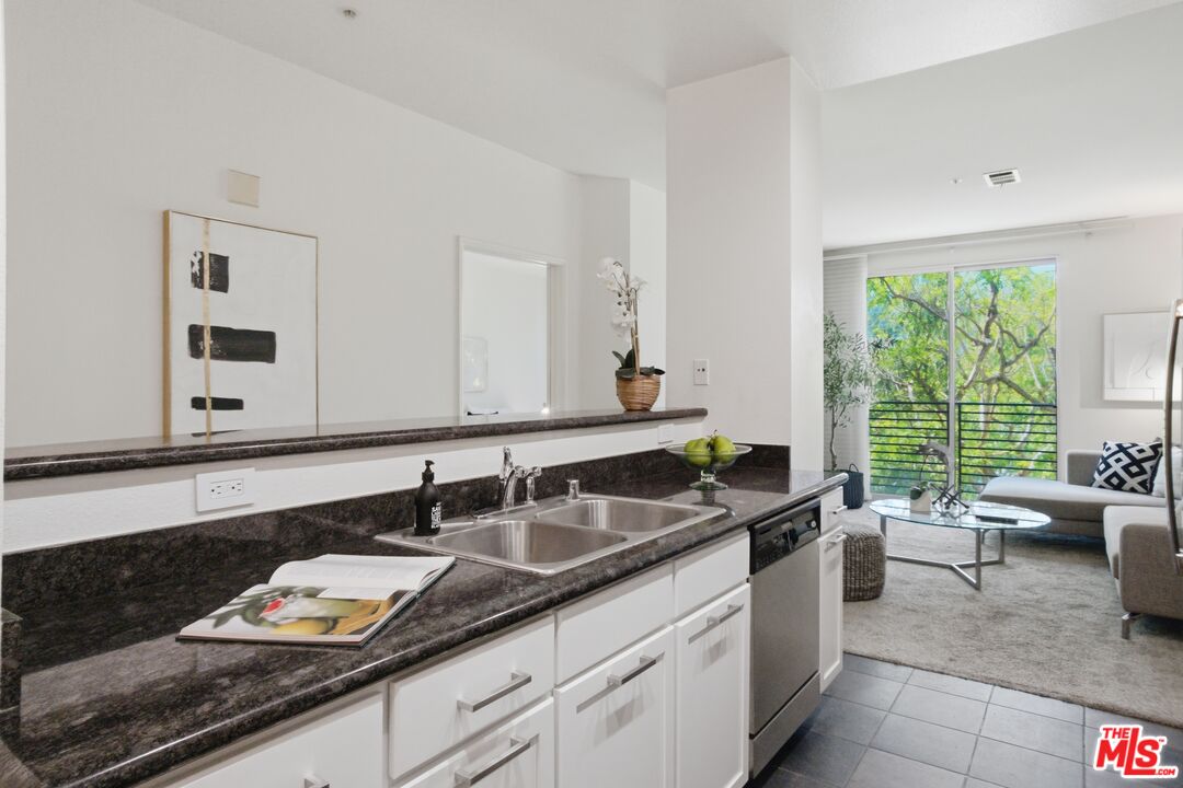 6400 Crescent Park Unit: 301