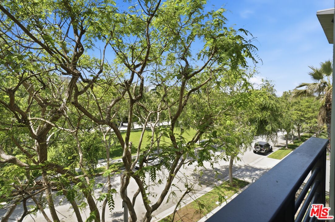 6400 Crescent Park Unit: 301