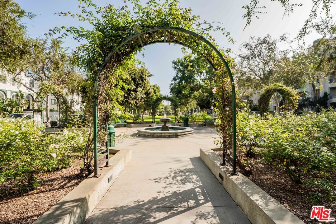 5625 Crescent Park Unit: 126