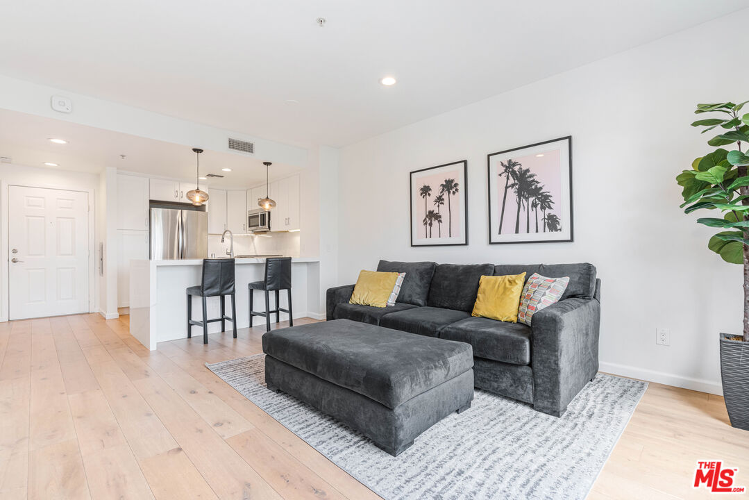 13200 Pacific Promenade Unit: 210