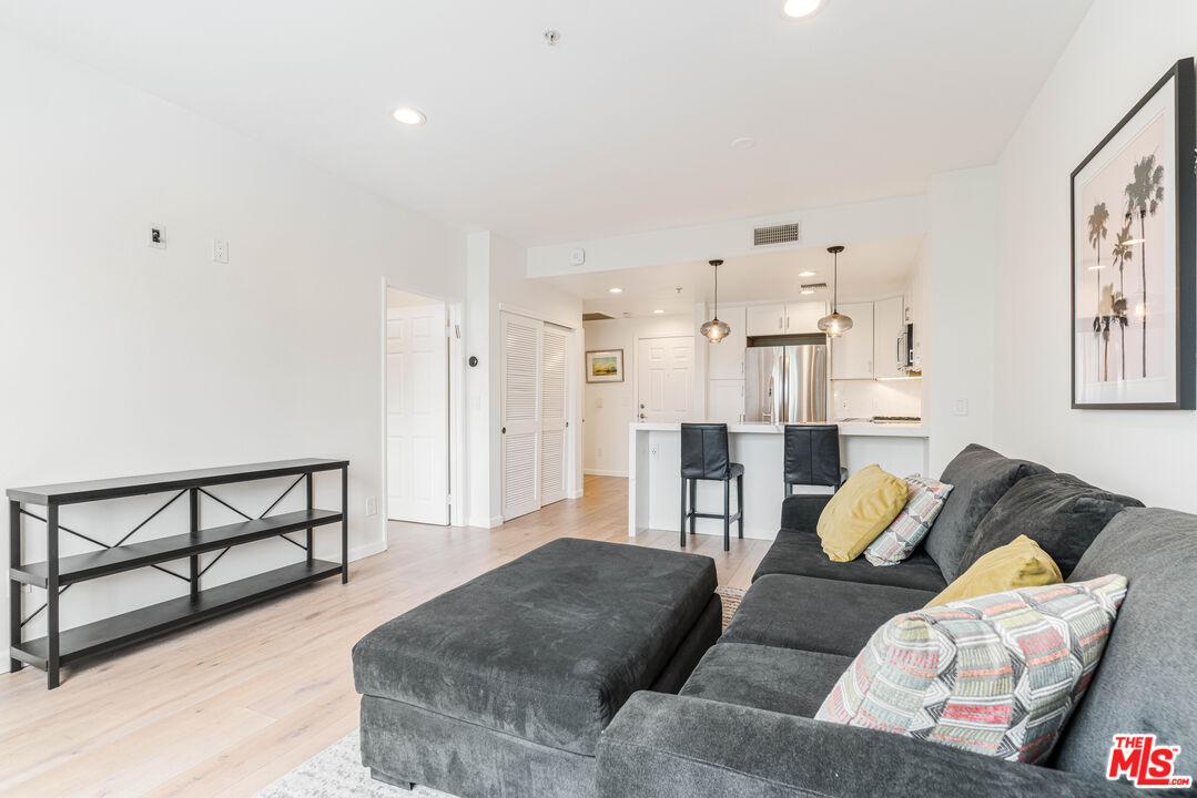 13200 Pacific Promenade Unit: 210