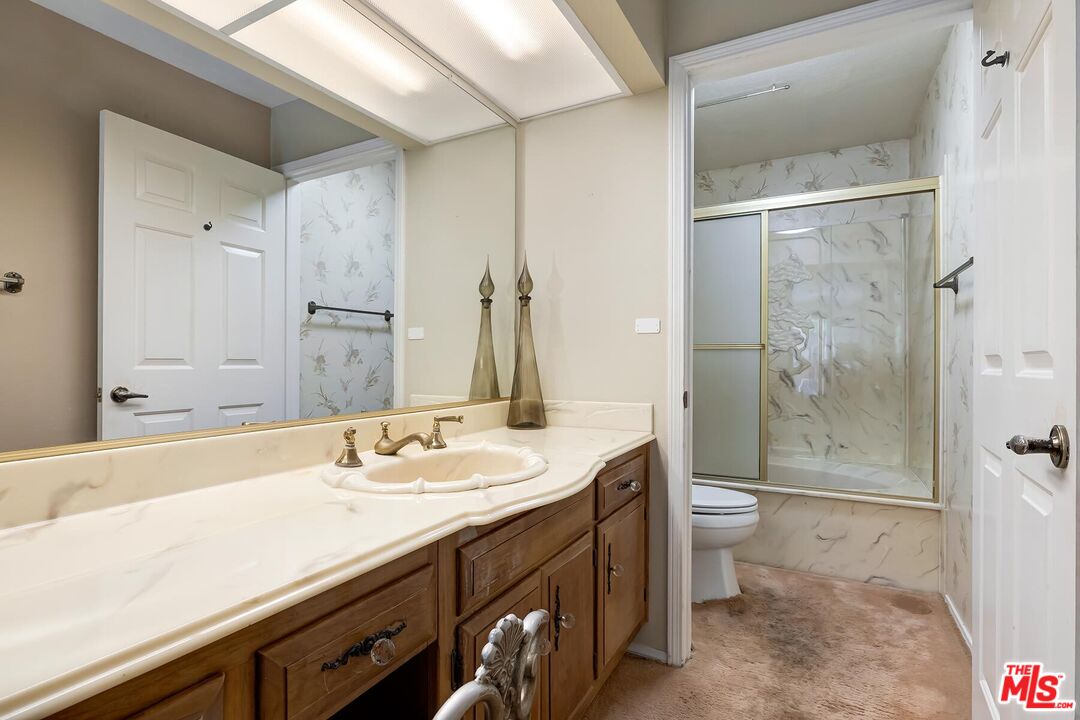 8515 Falmouth Ave Unit: 208