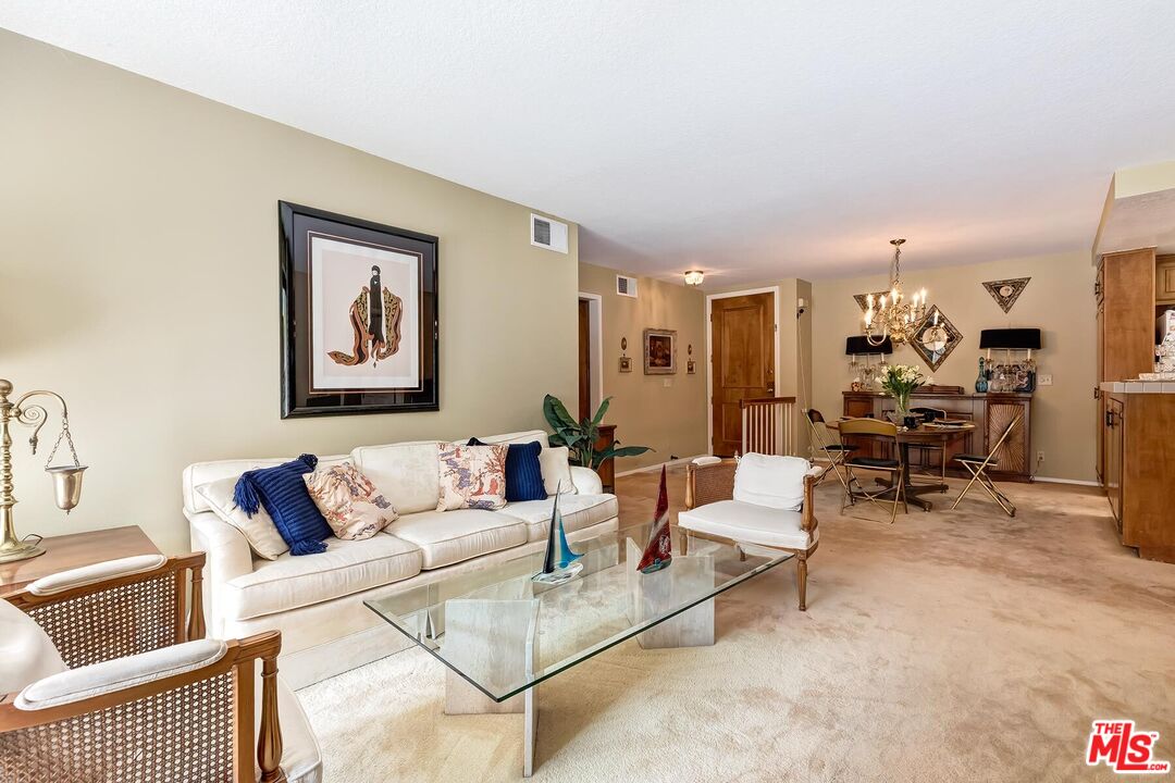 8515 Falmouth Ave Unit: 208