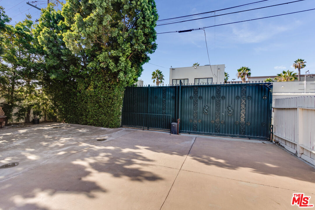 10767 OREGON AVE