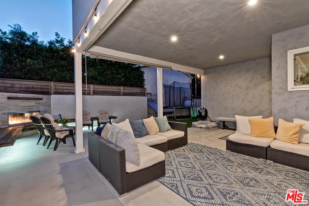 434 W Maple Ave