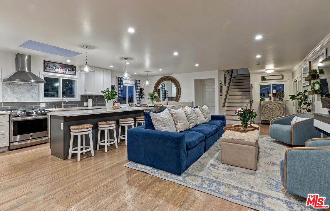 434 W Maple Ave