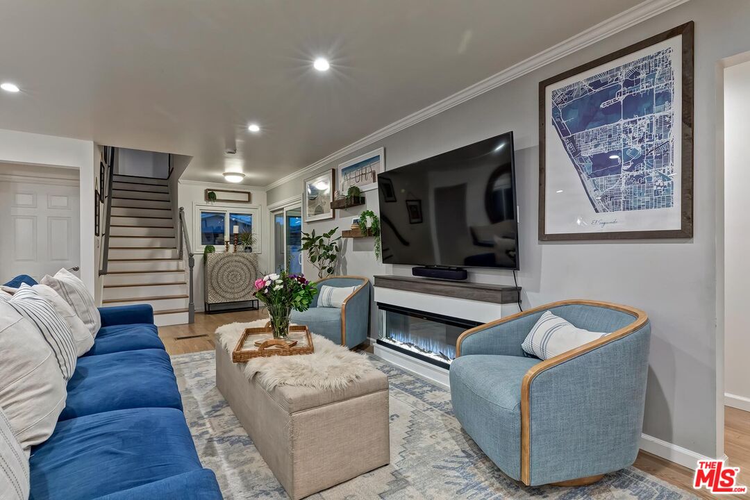 434 W Maple Ave