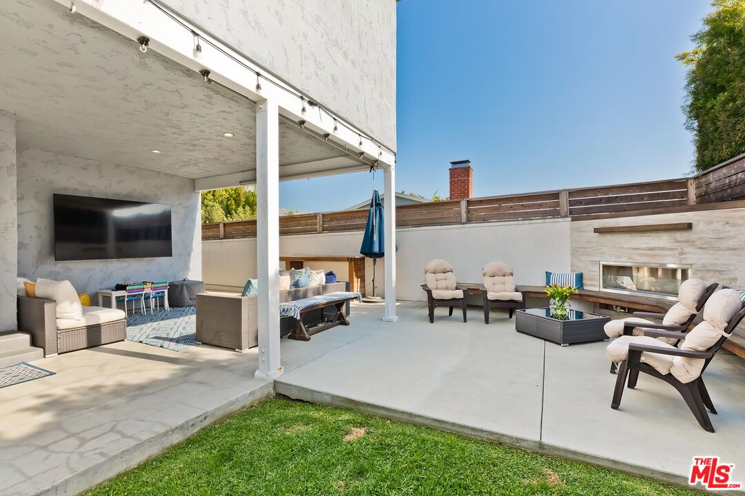 434 W Maple Ave