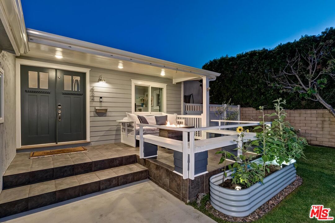 434 W Maple Ave