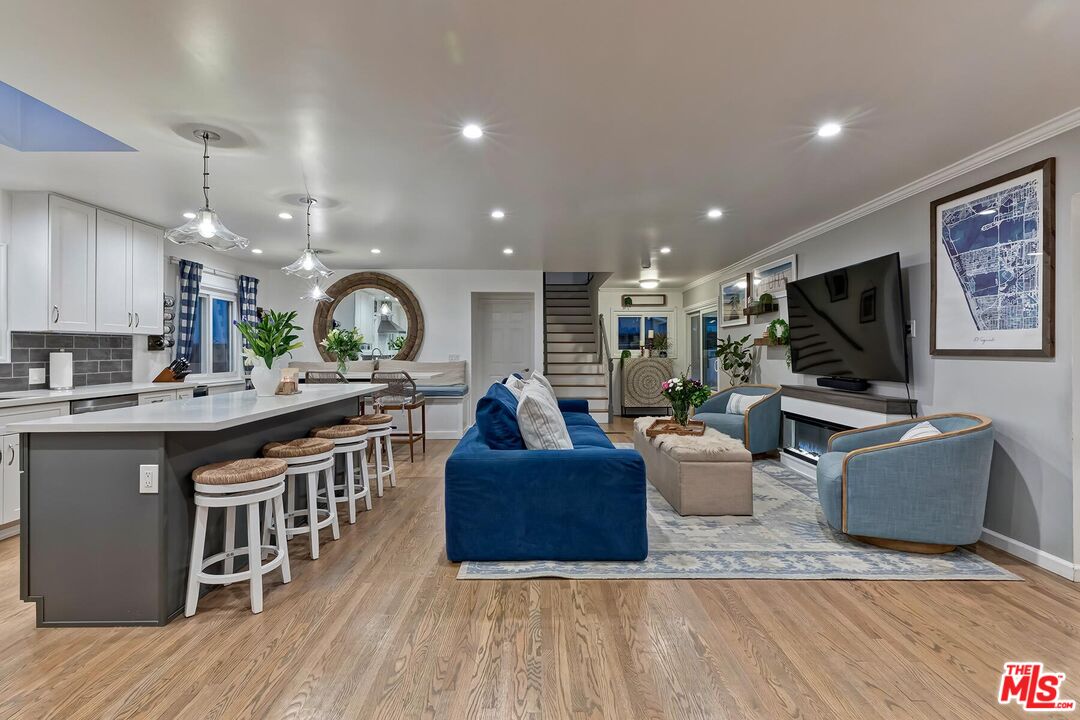 434 W Maple Ave
