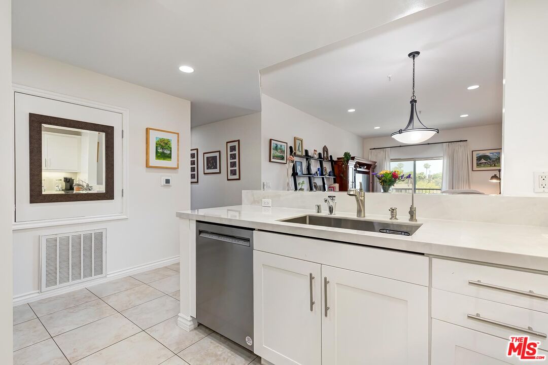 7100 Alvern St Unit: 412