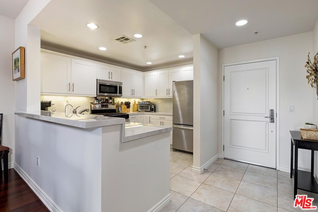 7100 Alvern St Unit: 412