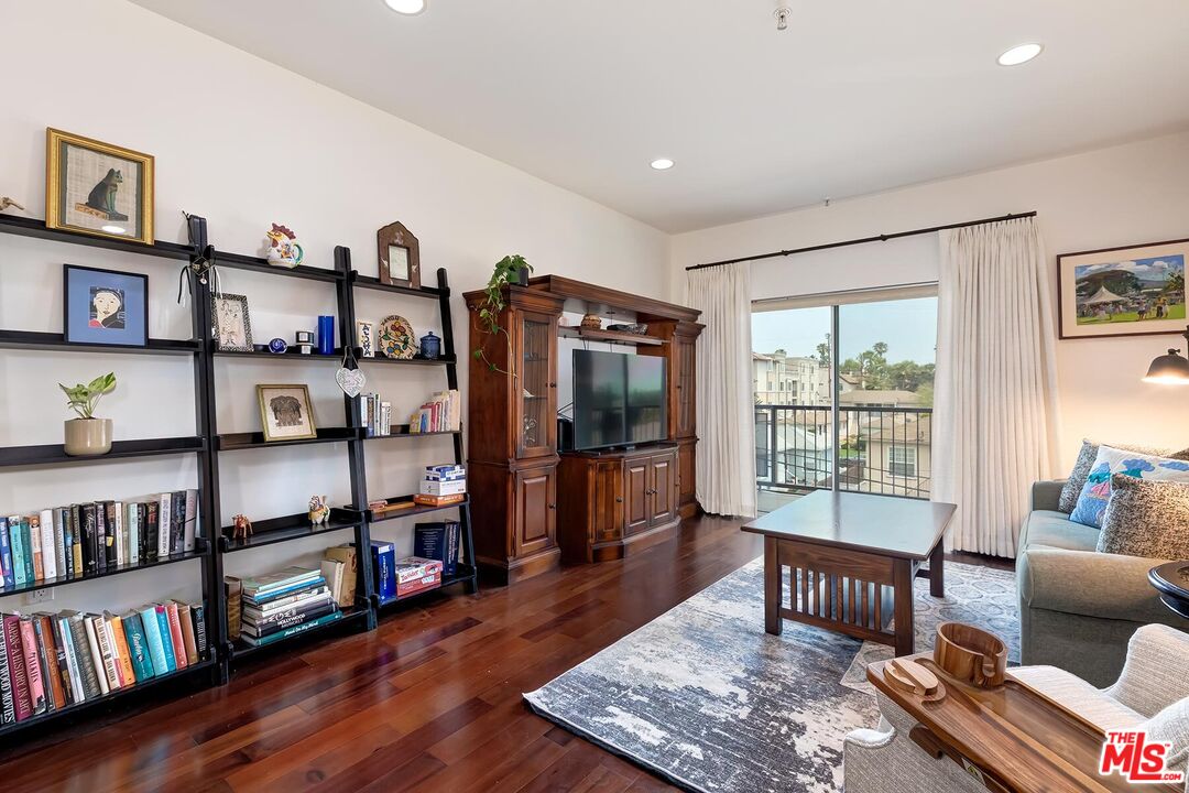 7100 Alvern St Unit: 412