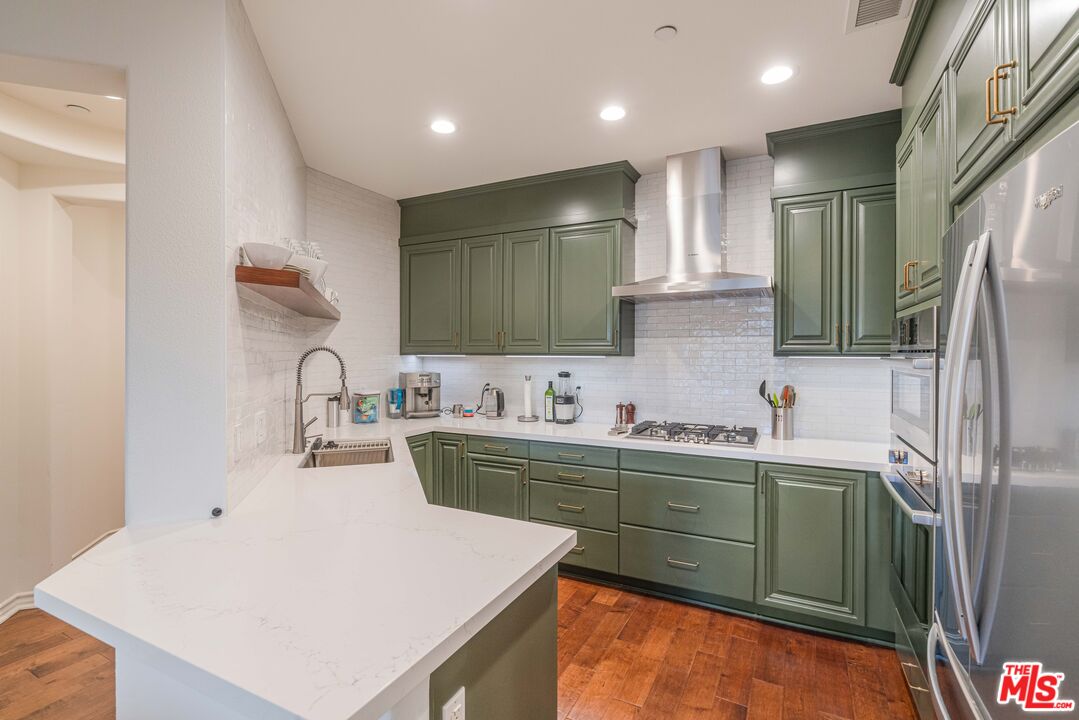 5935 Playa Vista Dr Unit: 407