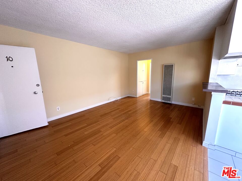 12300 Pacific Ave Unit: 10