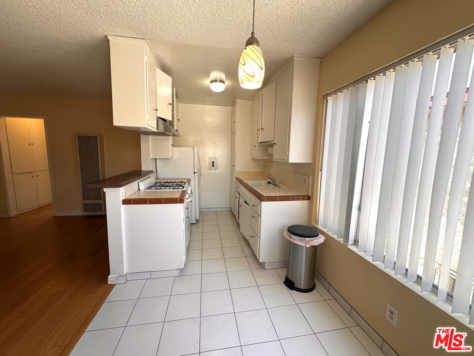 12300 Pacific Ave Unit: 10