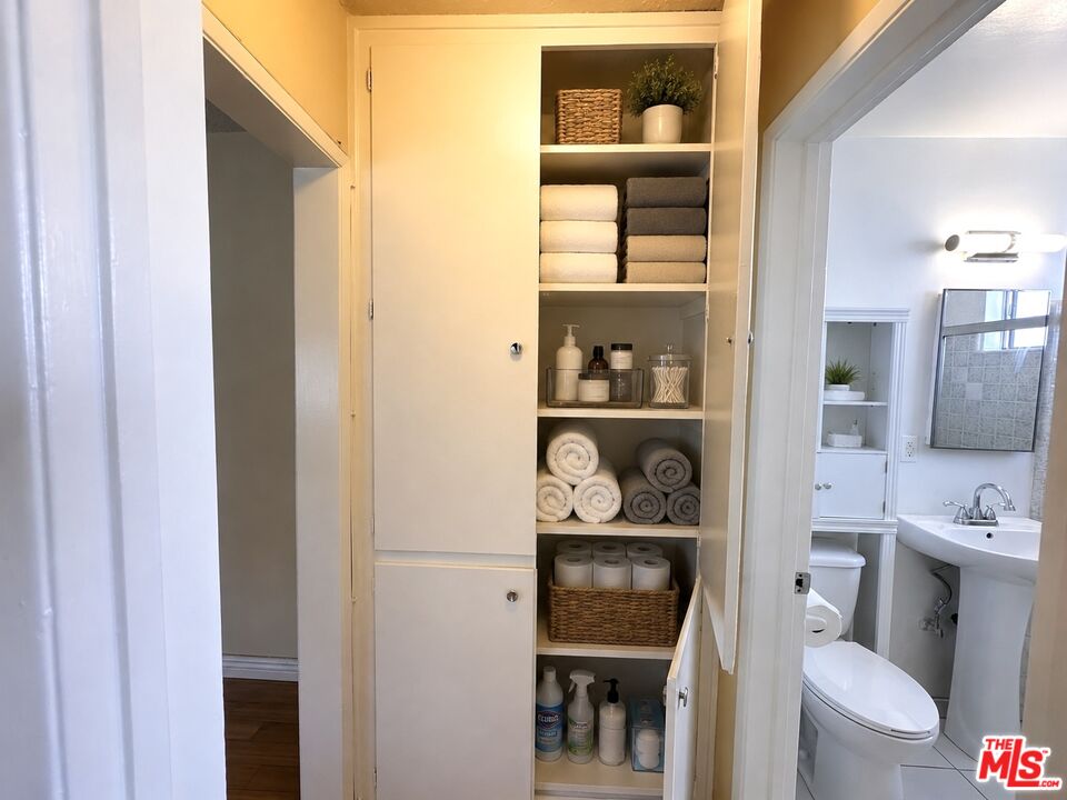 12300 Pacific Ave Unit: 10