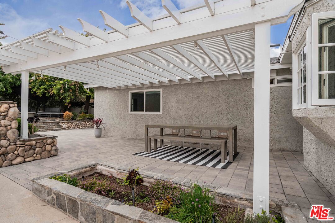 8101 Stewart Ave