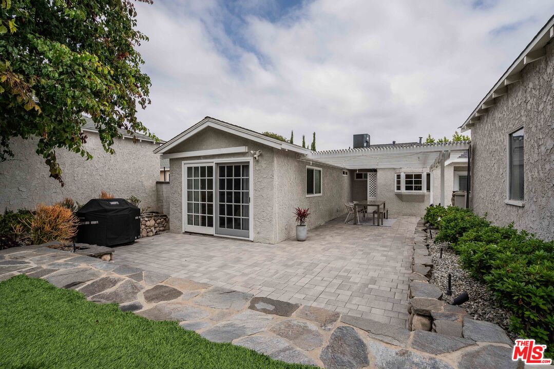 8101 Stewart Ave