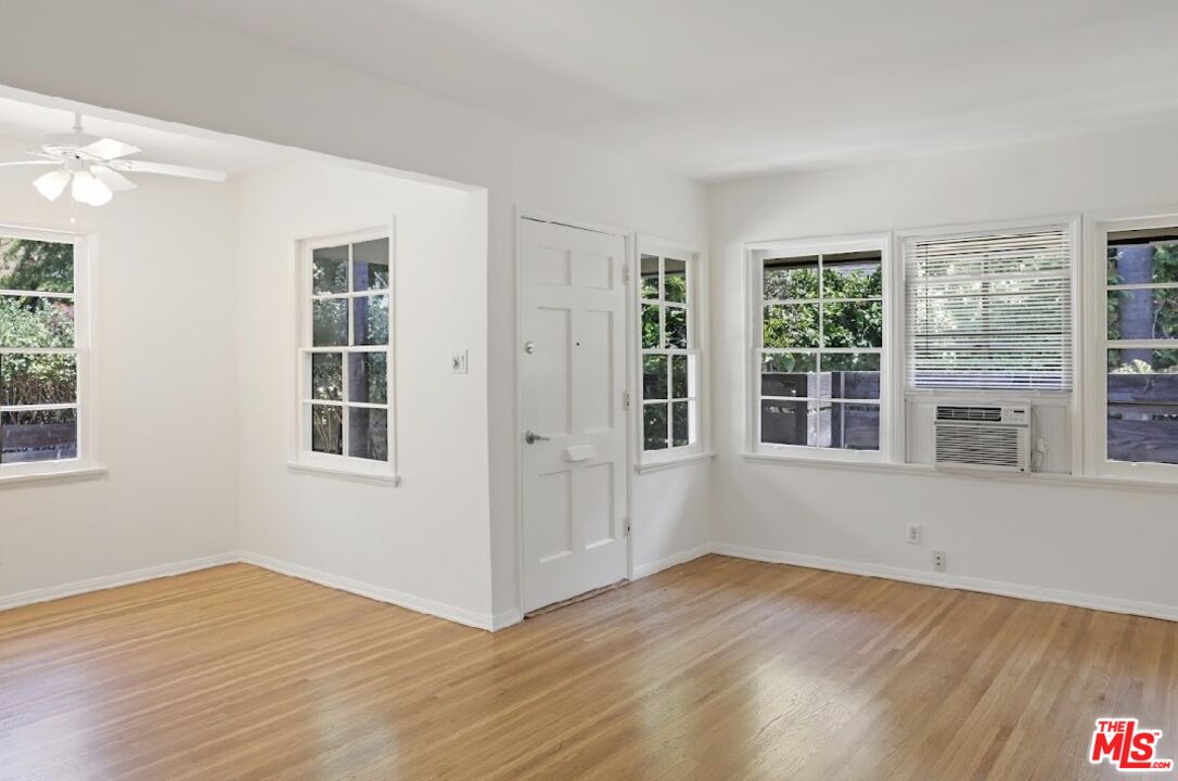 4085 Van Buren Pl