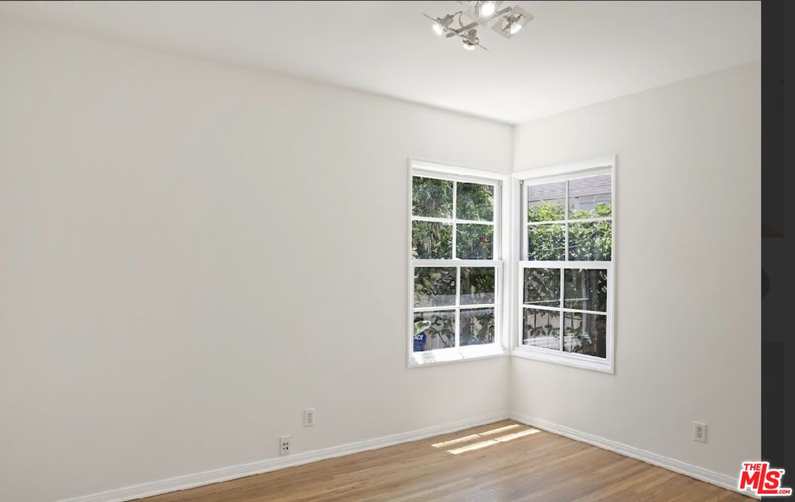 4085 Van Buren Pl