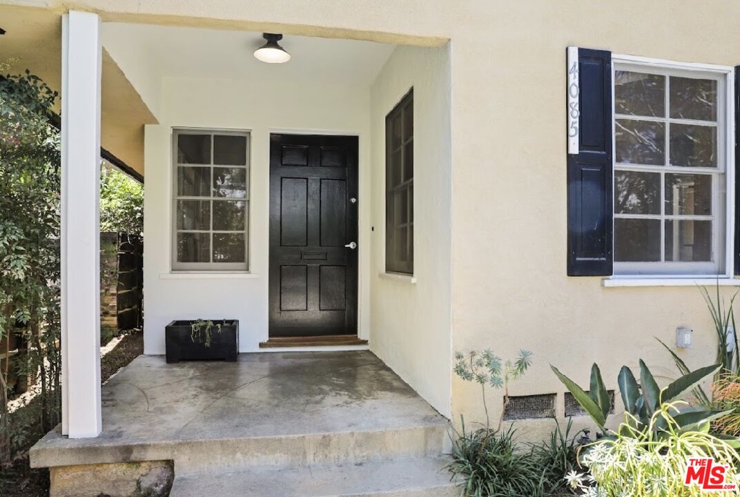 4085 Van Buren Pl