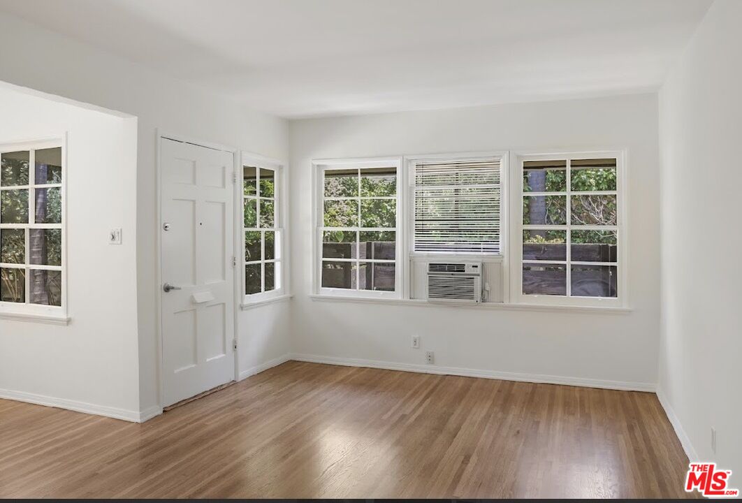 4085 Van Buren Pl