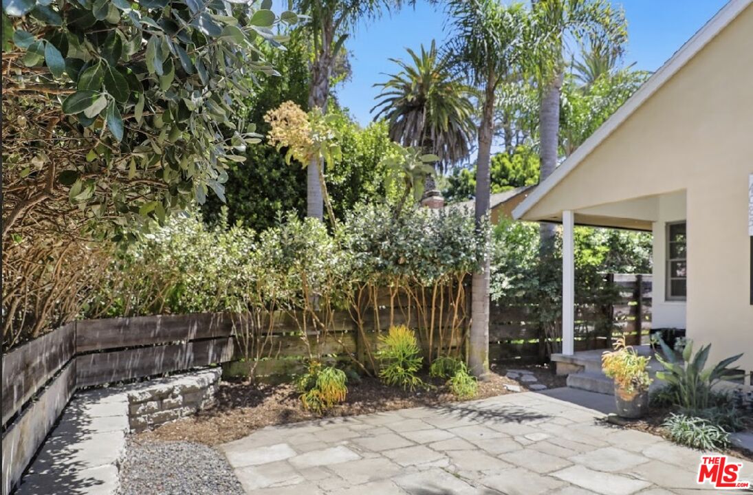4085 Van Buren Pl