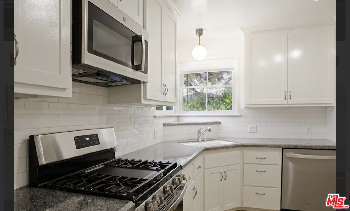4085 Van Buren Pl