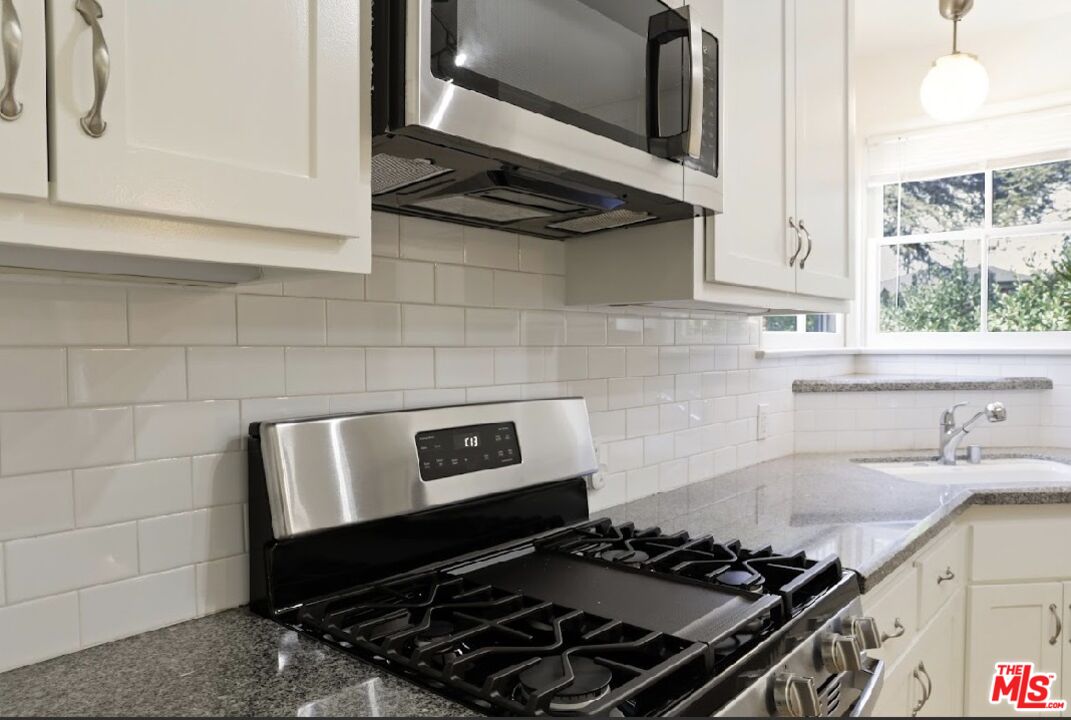 4085 Van Buren Pl