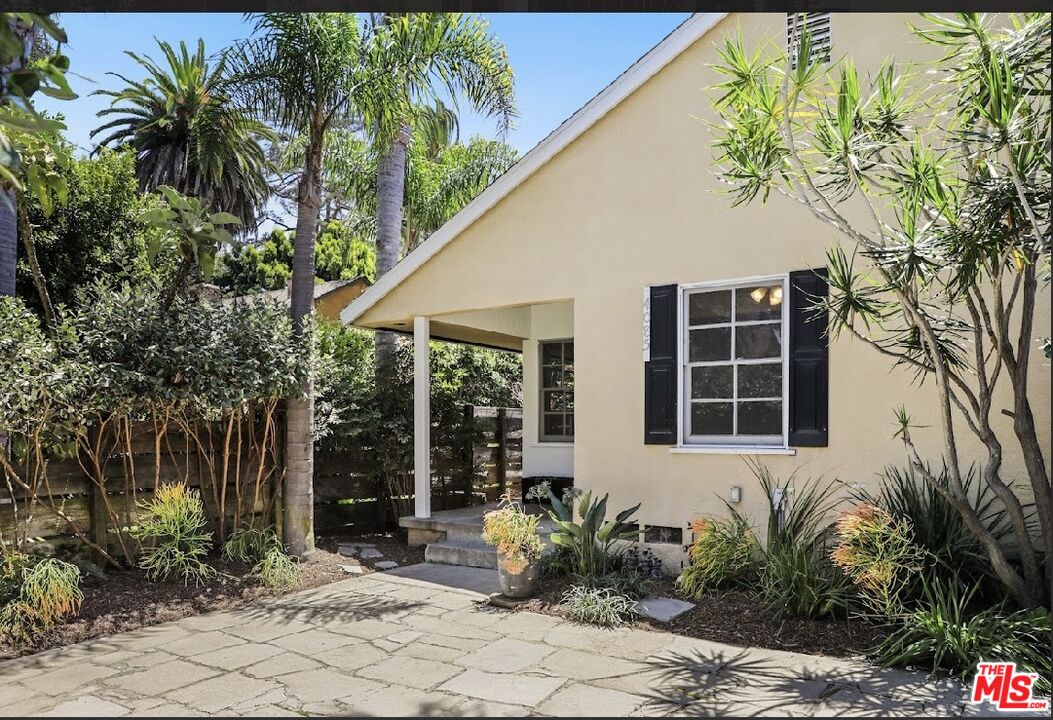 4085 Van Buren Pl